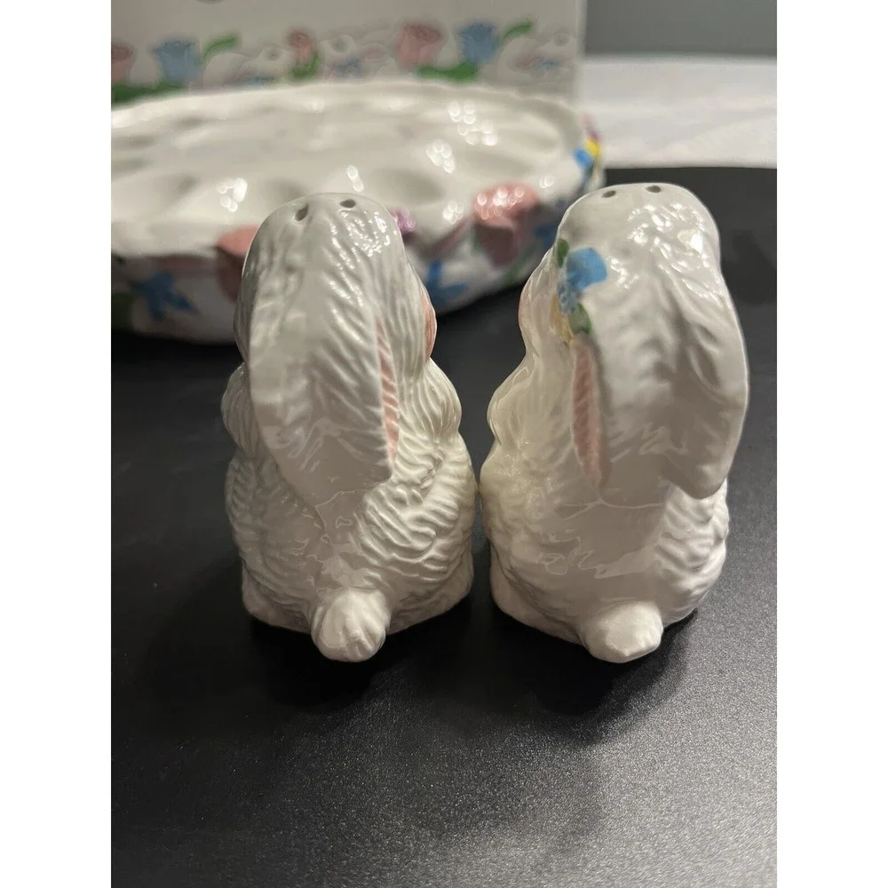Ceramic Easter Egg Plate with Bunny Rabbit Salt n Pepper Shakers IOB
